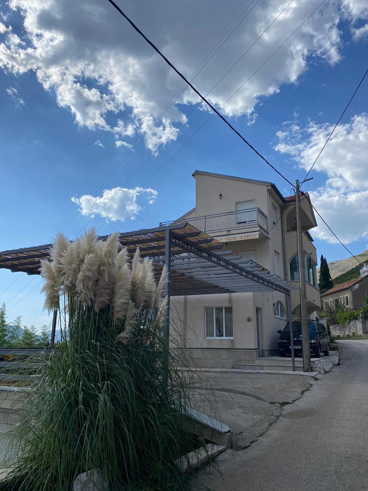Sun City Apartments Trebin Dış mekan fotoğraf